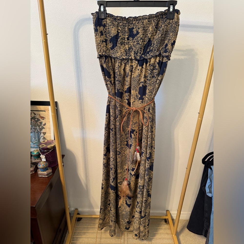 Love Tree Strapless Smocked Maxi Dress Boho Print 
Size Large